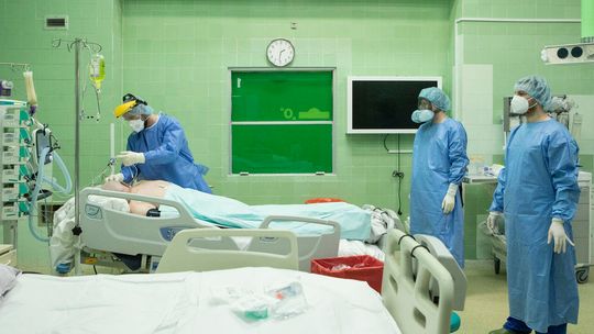 Niebezpieczna pamiątka po wirusie. "Wiek nie jest tu żadnym wyznacznikiem"