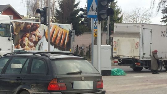 Niebezpieczne przejście. Mieszkańcy latami prosili o światła. Są, ale nie działają