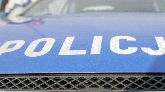 Niebezpiecznie na drogach. Bus wypadł z jezdni, zderzenie samochodów