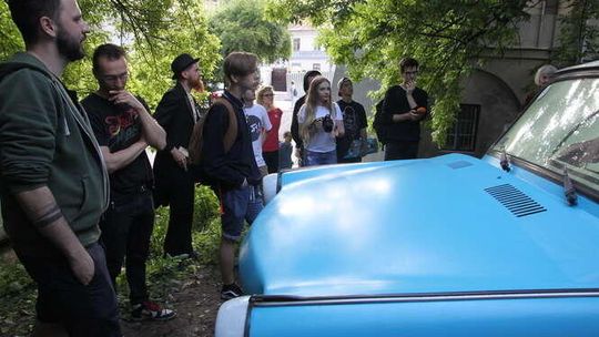 Niebieski trabant na Żmigrodzie. W Lublinie powstało Muzeum Mobilności. 