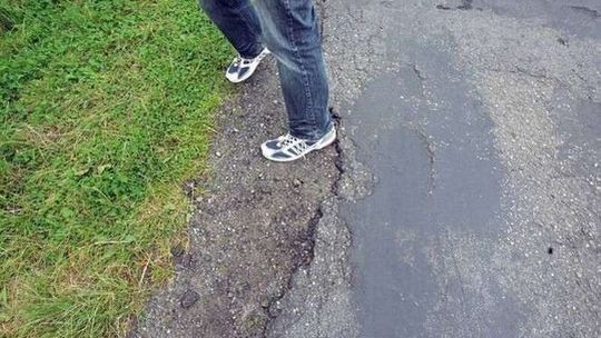 Niebrzegów: Będzie nowy asfalt i chodnik