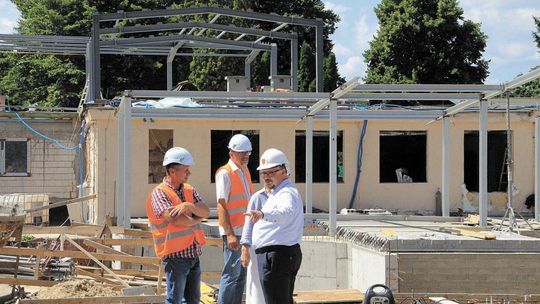 Niecki, sauny i betonowanie. W Kraśniku powstaje kryta pływalnia