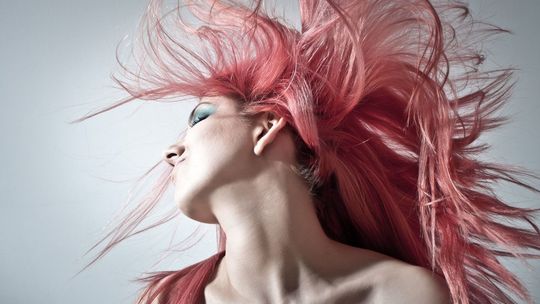 Niedługo Andrzejki! Dowiedz się od czego zacząć przygotowania – fryzury czy makijażu? Niedługo Andrzejki! Dowiedz się od czego zacząć przygotowania – fryzury czy makijażu?