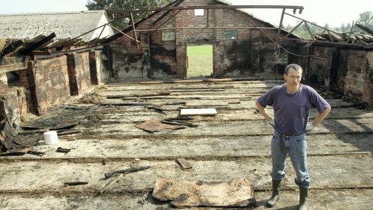 Niedrzwica Duża: Ogień zabrał im dom. Pomogli sąsiedzi