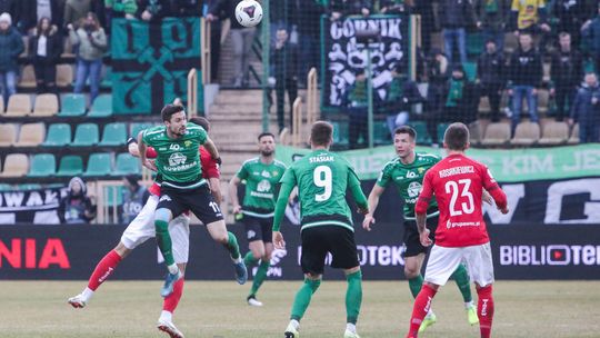 Niedzielny mecz Górnika Łęczna w Katowicach przy pustych trybunach