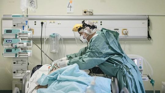 Niedzielny raport o koronawirusie. Spadek liczby zakażeń