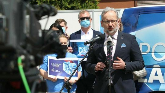 Niedzielski o nowych obostrzeniach: „zegar tyka”