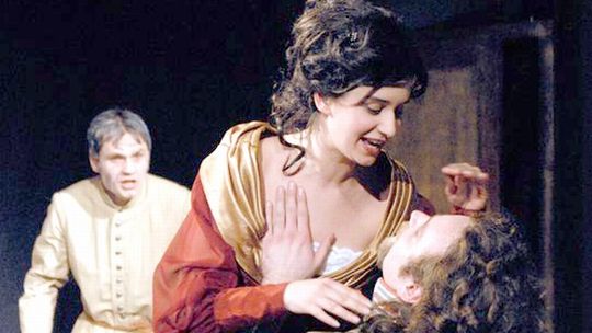 Niedźwiedź Teatru Enigmatic w Starej Auli KUL