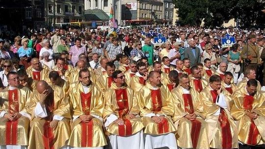 Niejawne zmiany personalne w zamojskich parafiach