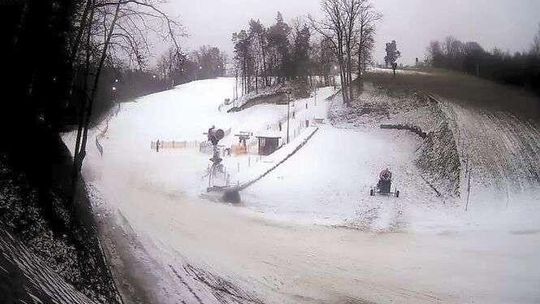 Niektóre wyciągi w Lubelskiem już czynne. Gdzie można już pojeździć na nartach?