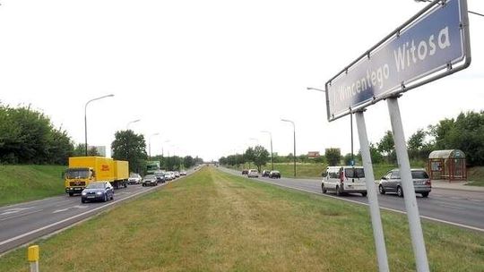 Niektórymi ulicami będzie można jeździć szybciej. Dlaczego zmiany nie weszły w życie?