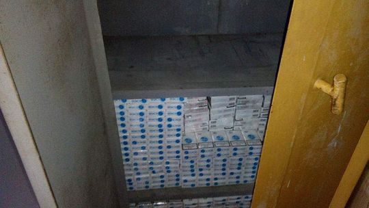 Nielegalne papierosy były schowane w pancernych szafach