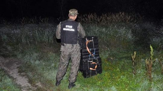 Nielegalne papierosy na pontonie