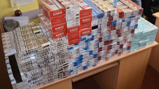 Nielegalne papierosy warte 49 tys. zł trzymali w domu
