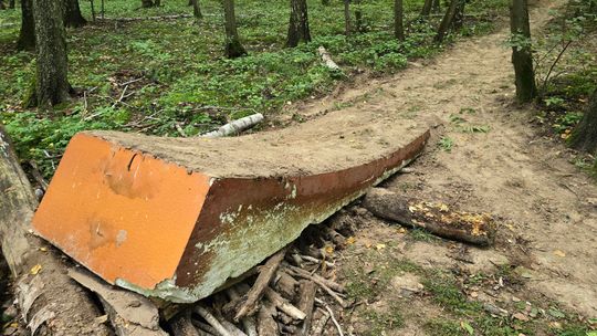 Nielegalny tor w Starym Gaju pojawił się z dnia na dzień. I ma zniknąć