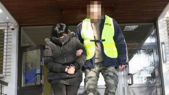 Niemce: 22-letnia naciągaczka oszukała 38 osób