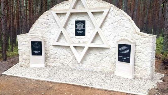 Niemiecki pomnik upamiętniający Żydów w Józefowie