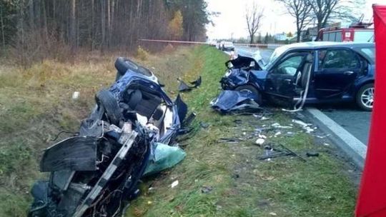 Niemirów: Zderzenie aut. Jedna osoba nie żyje, troje dzieci w szpitalu