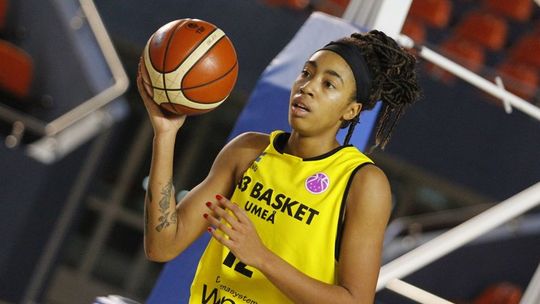 Niemka Ama Degbeon ostatnią zagraniczną koszykarką w Pszczółce Polski Cukier