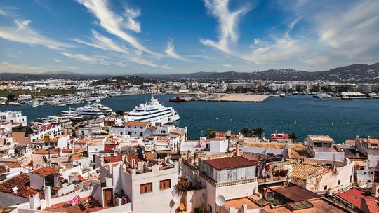 Nieruchomości w Hiszpanii - jakie są obecne trendy i jak wygląda proces zakupowy?