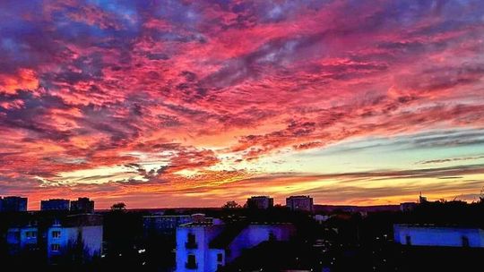 Niesamowity spektakl na niebie. Dzisiejszy zachód słońca w obiektywie naszych Czytelników