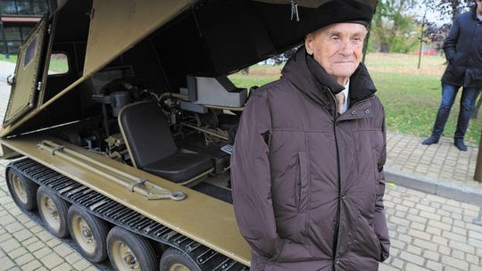 Nietypowa "nauka jazdy" na Politechnice Lubelskiej. Na takich pojazdach szkolili się czołgiści [zdjęcia]