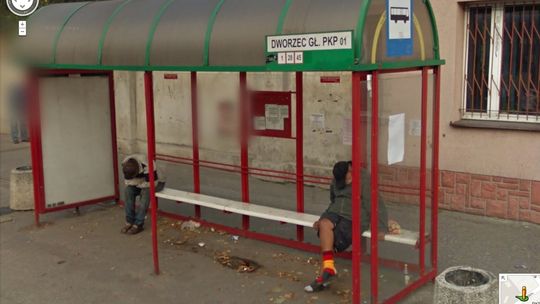 Nietypowe zdjęcia z Google Street View. Lublin wita - dworzec PKP