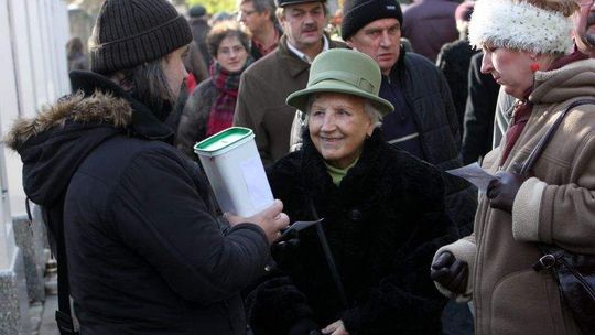 Niewielu chętnych do kwestowania na cmentarzu przy ul. Lipowej
