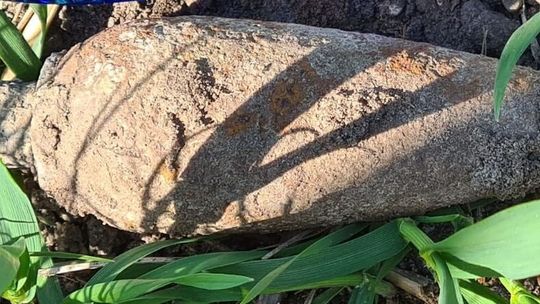 Niezbyt przyjemna pamiątka z czasów wojny znaleziona na polu