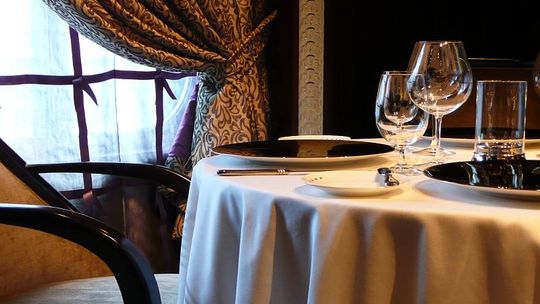 Nieznana kobieta opłaciła wszystkim rachunek w restauracji