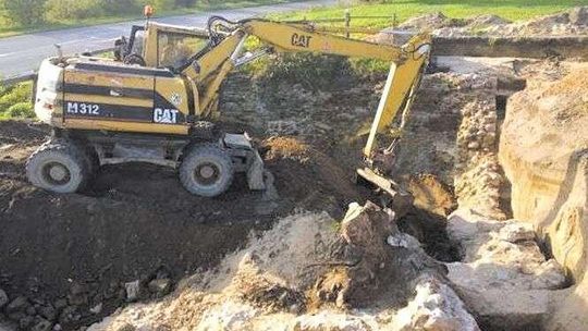 Niezwykłe odkrycie w gm. Abramów. Z czasów Kazimierza Wielkiego