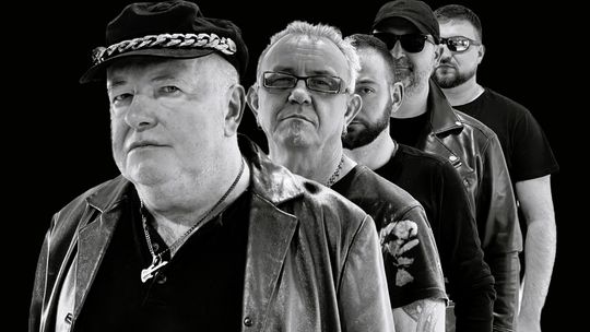 Nigdy nie było nam po drodze z władzą, polityką i kołtuństwem