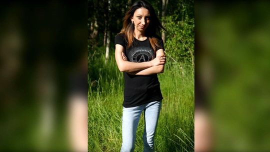 „Nigdy nie zapominaj, kto był przy tobie”. Synowie zamordowanej rapują dla matki 