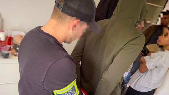 Nigeryjski gang oszustów rozbity. Wyłudzali pieniądze metodą "na amerykańskiego żołnierza" 