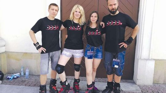 NightSkating w Lublinie. Lata 80. pędzą przez miasto nocą