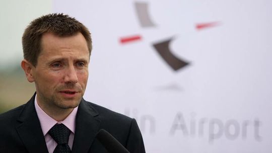 NIK: Niesłuszne nagrody dla prezesów lotniska