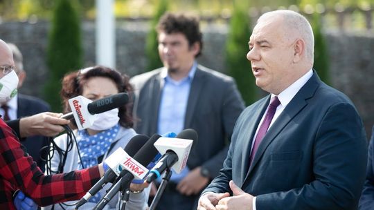 NIK zawiadomi prokuraturę. Na celowniku Morawiecki i Sasin