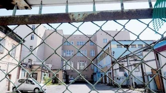 Nikt nie chce kamienicy w centrum. Miasto rezygnuje ze sprzedaży, będzie tu urząd