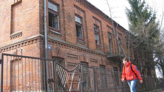 Nikt nie chciał budynku starej szkoły... 7 razy