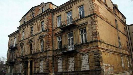 Nikt nie chciał kupić kamienicy przy Niecałej 3