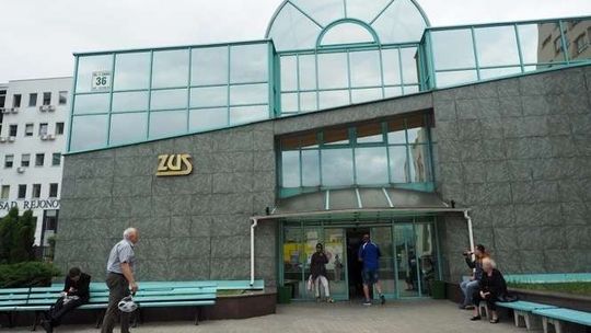 Niższy wiek emerytalny. ZUS spodziewa się fali wniosków emerytalnych