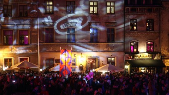 Noc Kultury 2012. \"Wielki bałagan\" czy \"niesamowita noc\"?