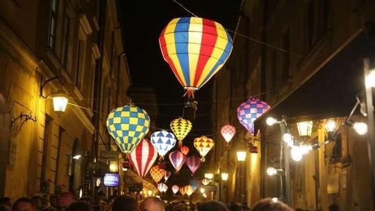 Noc Kultury 2017 już za nami. Ryby, balony i meduzy w mieście