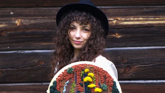 Noc Kultury 2024. Praca z tkaniną, liniami i światłem