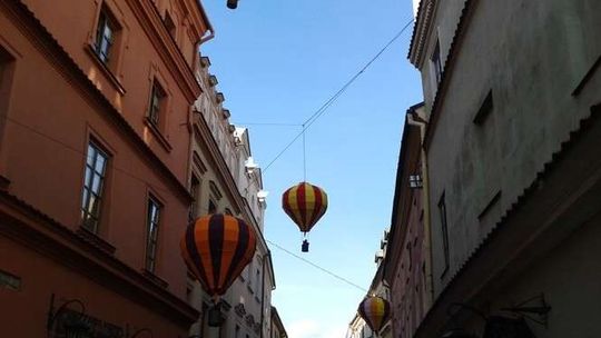 Noc Kultury: Balony nad ul. Grodzką mają pasażerów. Zobacz jakich