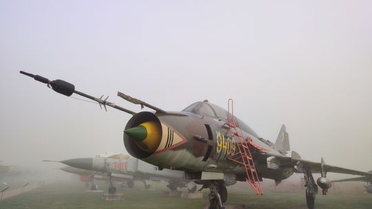 Noc Muzeów 2023. Awiator, orkiestra i piosenki lotnicze. Muzeum w Dęblinie zaprasza