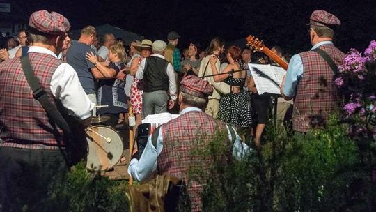 Nocna potańcówka w Skansenie