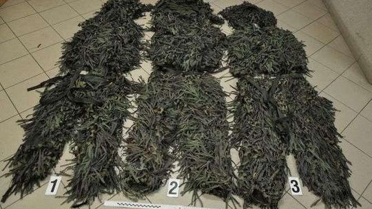 Noktowizory, broń gazowa, stroje maskujące. Przemytnicy coraz lepiej wyposażeni