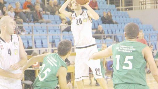 Novum Lublin wycofuje się z II ligi koszykarzy