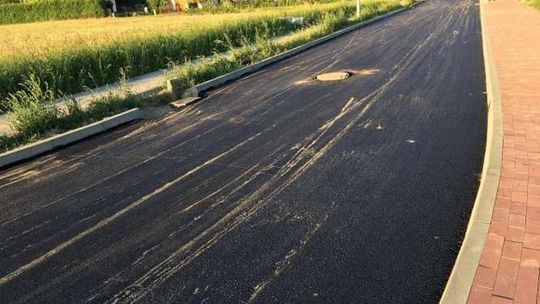 Nowa droga w Łęcznej. Widać już asfalt
